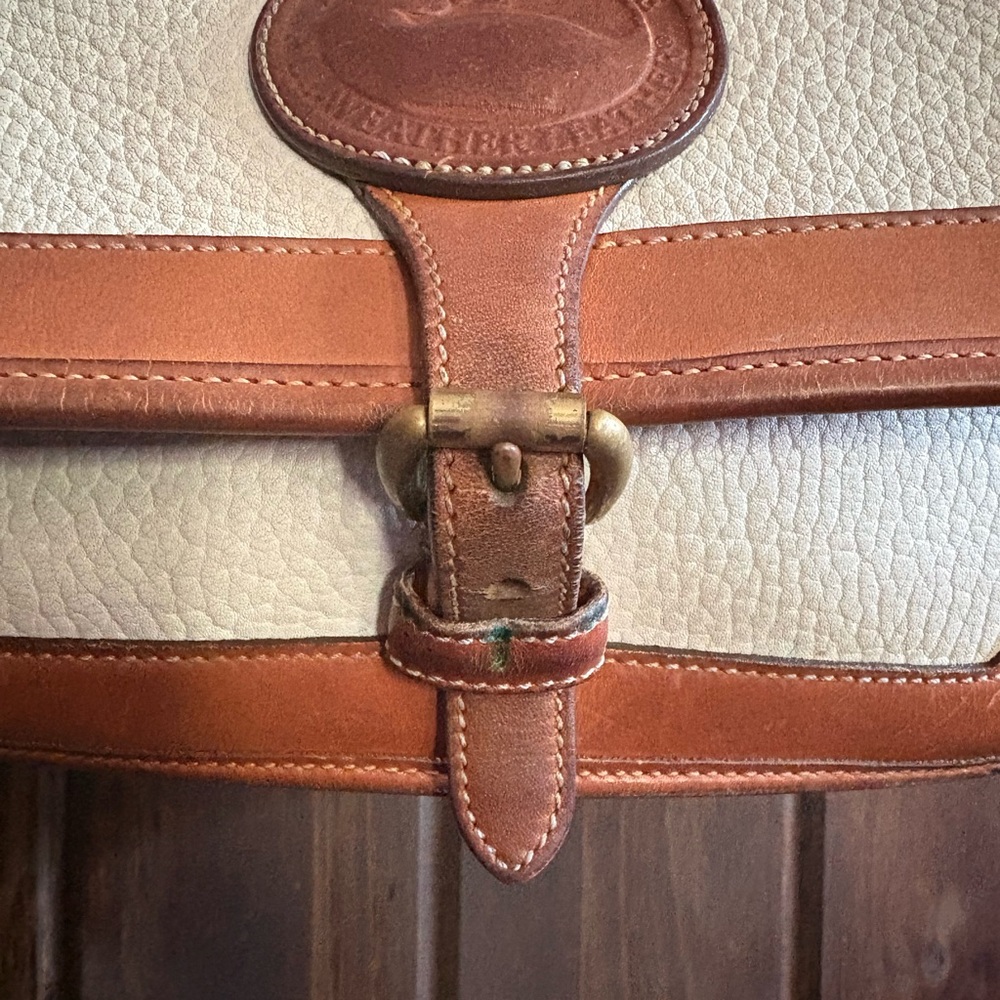 Vintage Dooney & Bourke Cream and Brown Pebbled Leather Small Crossbody - Picture 5 of 13